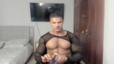 Snapshot of tygafit chatting on 10.09.25 Yorquis Guzman online show from 10.09.25