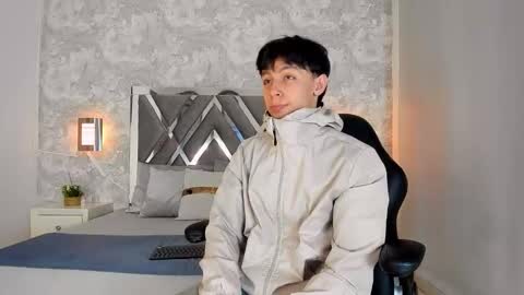 Snapshot of tyler_durtenn chatting on 10.02.25 Tyler online show from 10.02.25