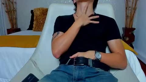 Snapshot of tyler_durtenn chatting on 11.26.25 Tyler online show from 11.26.25