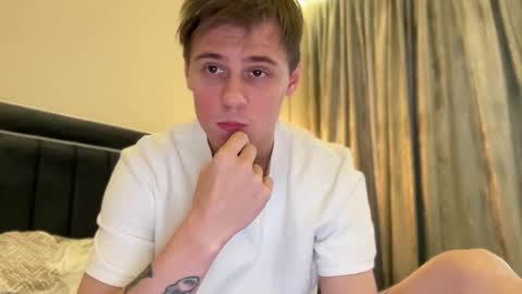 Snapshot of tyler_garrner chatting on 11.01.25 tyler_garrner online show from 11.01.25