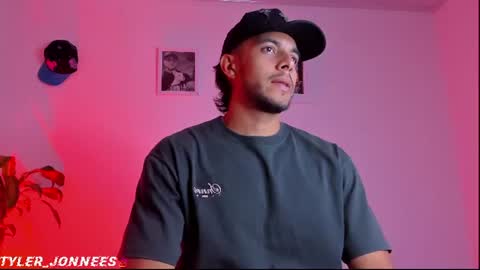 Snapshot of tyler_jonnes chatting on 07.05.26 Tyler online show from 07.05.26