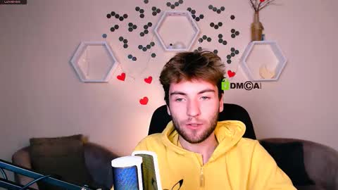 Snapshot of tyler_sparks_ chatting on 10.08.25 tyler_sparks_ online show from 10.08.25