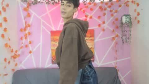 Snapshot of tylerhot2005 chatting on 11.07.25 tylerhot2005 online show from 11.07.25