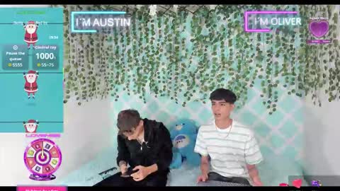 Snapshot of tylerhot2005 chatting on 12.18.25 tylerhot2005 online show from 12.18.25