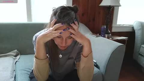 Snapshot of tylersands chatting on 11.13.25 Tyler Sands online show from 11.13.25