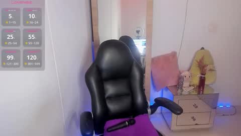 Snapshot of tylor_love chatting on 11.24.25 tylor_love online show from 11.24.25