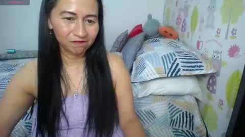 Snapshot of tyna_b chatting on 06.14.26 Tyna online show from 06.14.26