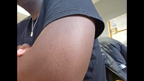 Snapshot of tyroneall chatting on 10.30.25 tyroneall online show from 10.30.25