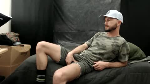 Snapshot of tyronemattias chatting on 02.05.25 Tyrone Mattias online show from 02.05.25