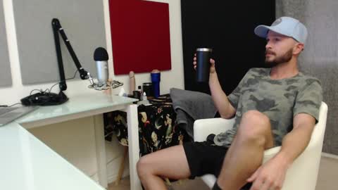 Snapshot of tyronemattias chatting on 02.21.25 Tyrone Mattias online show from 02.21.25