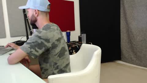 Snapshot of tyronemattias chatting on 02.23.25 Tyrone Mattias online show from 02.23.25