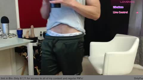 Snapshot of tyronemattias chatting on 03.04.25 Tyrone Mattias online show from 03.04.25