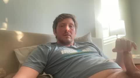 Snapshot of u28005 chatting on 01.03.25 u28005 online show from 01.03.25