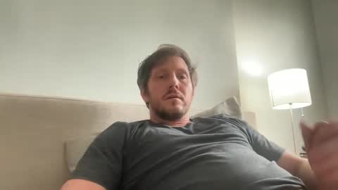 Snapshot of u28005 chatting on 01.12.25 u28005 online show from 01.12.25