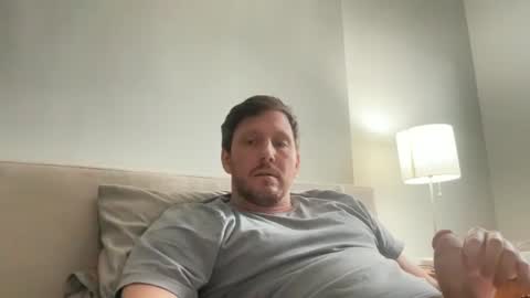 Snapshot of u28005 chatting on 02.15.25 u28005 online show from 02.15.25