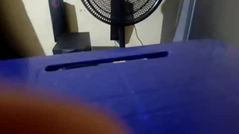 Snapshot of uceze01 chatting on 10.19.25 uceze01 online show from 10.19.25