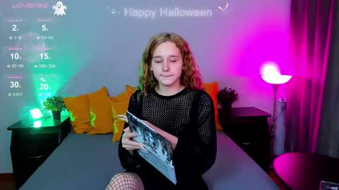 Snapshot of uco_mon chatting on 10.30.25 Uco online show from 10.30.25