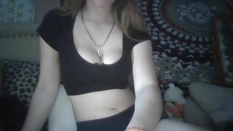 Snapshot of uhhhmeg chatting on 02.21.25 uhhhmeg online show from 02.21.25