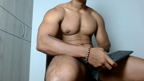 Snapshot of ulisess15 chatting on 05.15.26 Felipe model independent online show from 05.15.26