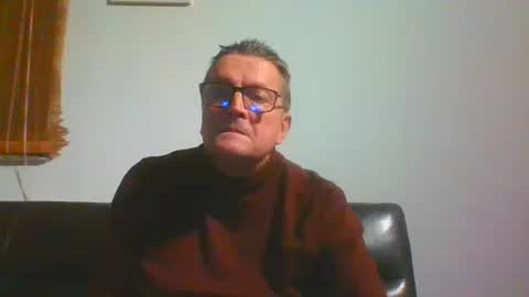 Snapshot of ulmeni4 chatting on 12.25.24 ulmeni4 online show from 12.25.24