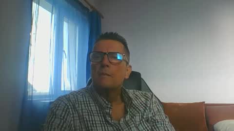 Snapshot of ulmeni4 chatting on 11.04.25 ulmeni4 online show from 11.04.25