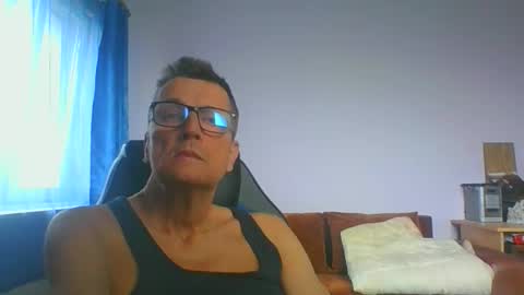 Snapshot of ulmeni4 chatting on 11.14.25 ulmeni4 online show from 11.14.25