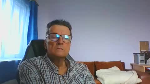 Snapshot of ulmeni4 chatting on 11.28.25 ulmeni4 online show from 11.28.25