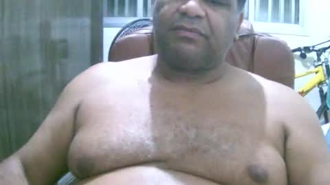 Snapshot of ulmo_br chatting on 11.05.25 ulmo_br online show from 11.05.25