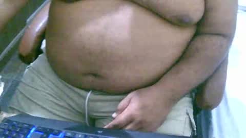 Snapshot of ulmo_br chatting on 11.17.25 ulmo_br online show from 11.17.25