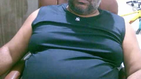 Snapshot of ulmo_br chatting on 11.20.25 ulmo_br online show from 11.20.25