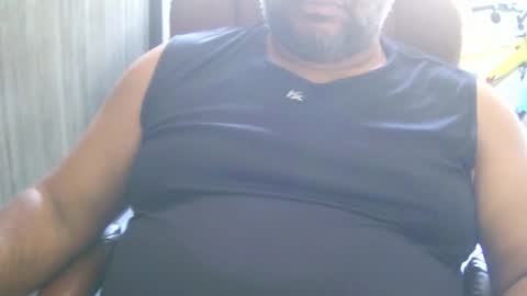 Snapshot of ulmo_br chatting on 11.20.25 ulmo_br online show from 11.20.25