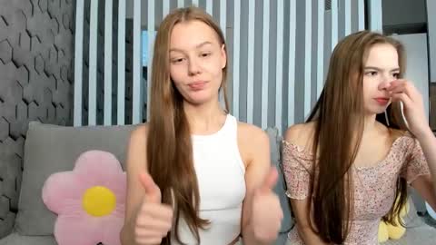 Snapshot of ultima_ma18 chatting on 11.19.25 Melena online show from 11.19.25