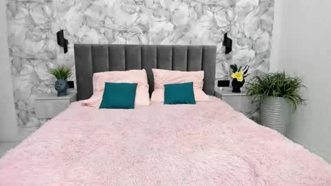 Snapshot of ultima_ma18 chatting on 11.27.25 Melena online show from 11.27.25