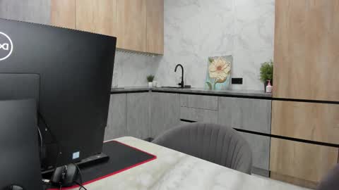 Snapshot of ultima_ma18 chatting on 11.28.25 Melena online show from 11.28.25