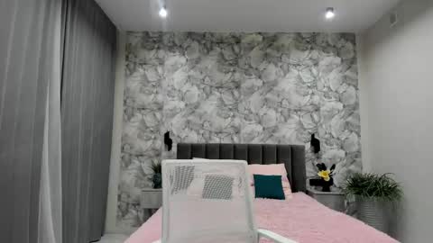 Snapshot of ultima_ma18 chatting on 12.14.25 Melena online show from 12.14.25