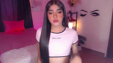 Snapshot of ultimatesexytrans chatting on 02.01.25 Alex online show from 02.01.25