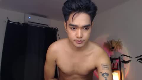 Snapshot of ultimatesexytrans chatting on 03.06.25 Alex online show from 03.06.25