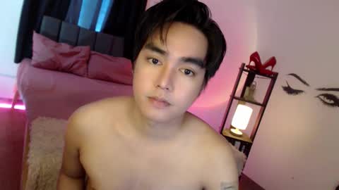 Snapshot of ultimatesexytrans chatting on 10.07.25 Alex online show from 10.07.25