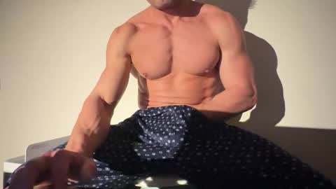 Um CM online show from 02.03.26