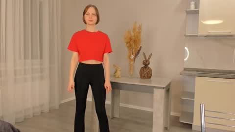 Snapshot of umbravelour chatting on 11.24.25 Kira online show from 11.24.25