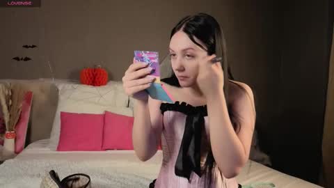 Snapshot of umy_dream chatting on 10.31.25 umy_dream online show from 10.31.25