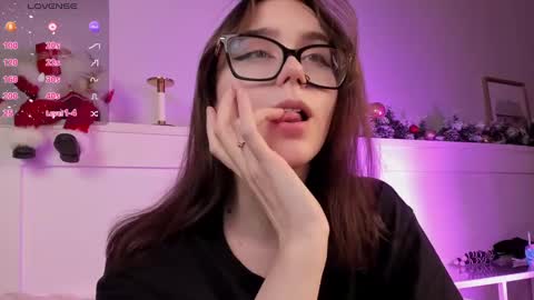 Una  online show from 12.19.24