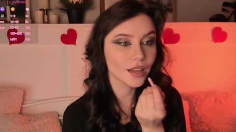 Una  online show from 02.14.26