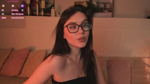 Una  online show from 04.04.26