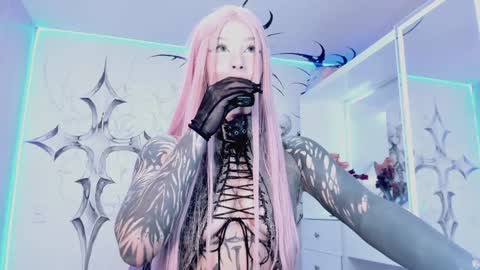 Snapshot of unachimbaherida chatting on 12.27.24 Elle Danielle  online show from 12.27.24