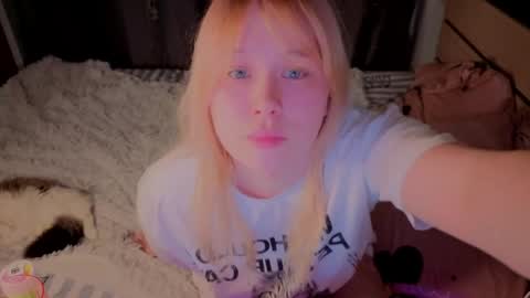 Snapshot of unburntkatniss chatting on 05.04.26 unburntkatniss online show from 05.04.26