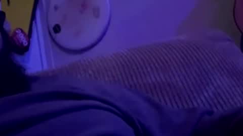 Snapshot of uncuttruss chatting on 12.16.25 uncuttruss online show from 12.16.25