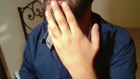 Giov online show from 11.04.25