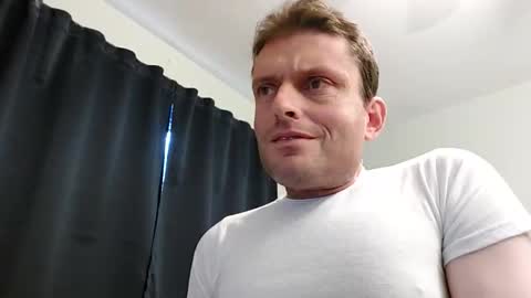 Snapshot of undress_me_ chatting on 11.15.25 undress me online show from 11.15.25