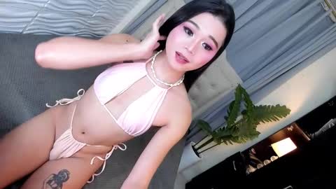 Snapshot of unforgetableasiancock chatting on 10.28.25 unforgetableasiancock online show from 10.28.25